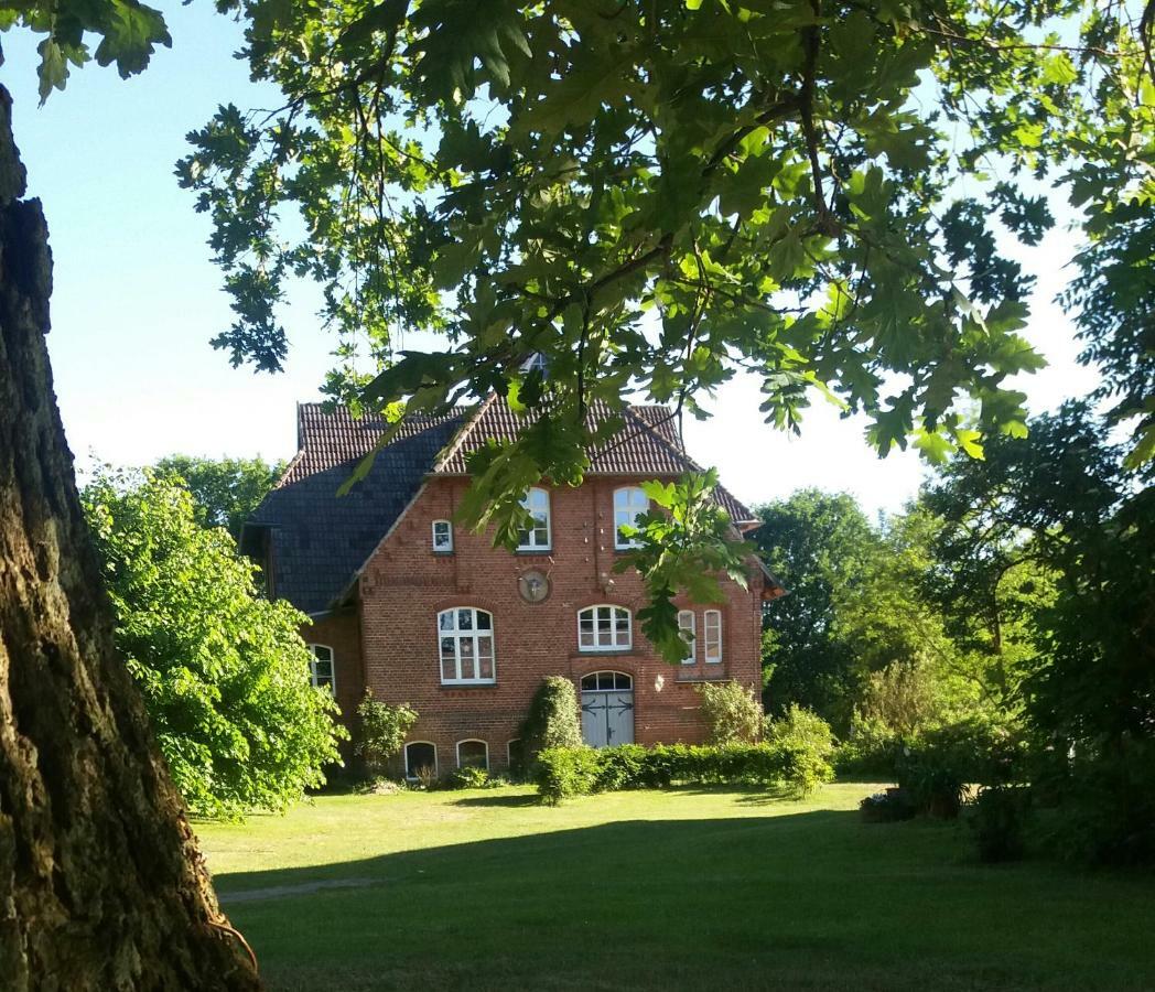 Ferienwohnung Ehemalige Revierfoersterei "Morgensuenn" Kuhstorf Exterior photo